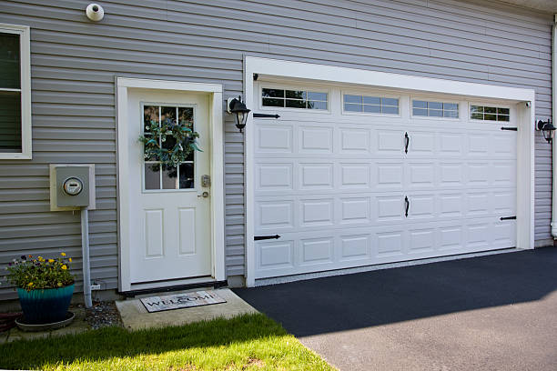 24/7 Emergency Garage Door Panel Replacement experts in Ladson, SC